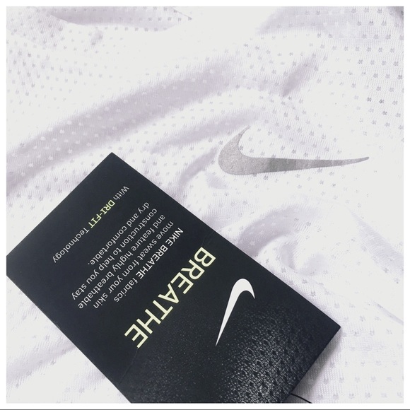 ⚡️Dri Fit Nike⚡️ Gym Racerback White Top - Picture 5 of 7